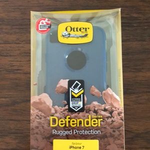 Like New OtterBox Defender Case for iPhone 7